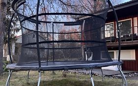 Omakotitalo rauhallisella sijainnilla lähellä keskustaa Maksuton pysäköinti ja puusauna